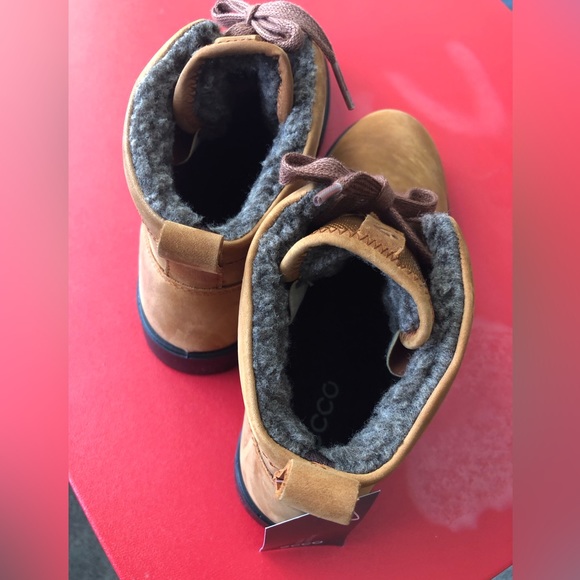 NWT. ECCO - Picture 2 of 4